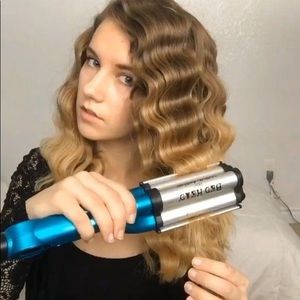 Sold - Bedhead Wave Artist Deep Waver Curling Iron